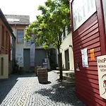 Gaestehaus & Weingut Peth Szálloda Flörsheim-Dalsheim