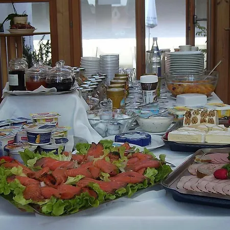 Hotel Gaestehaus & Weingut Peth 3*