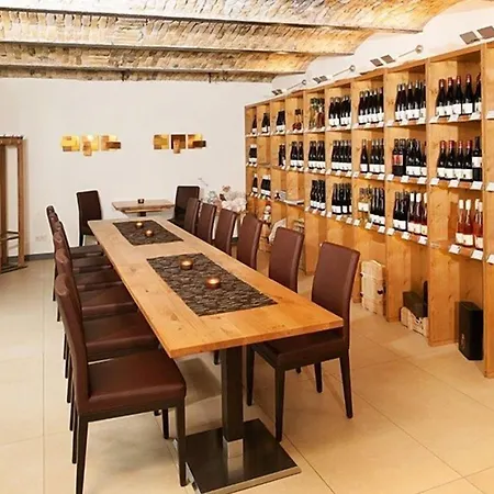 Gaestehaus & Weingut Peth Hotel