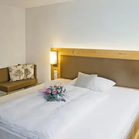 فندق Gaestehaus & Weingut Peth 3*