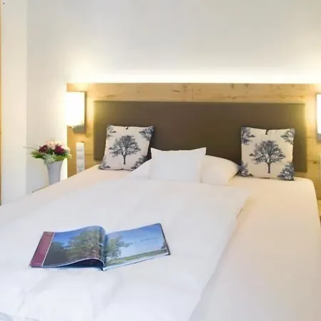 Gaestehaus & Weingut Peth فندق 3*