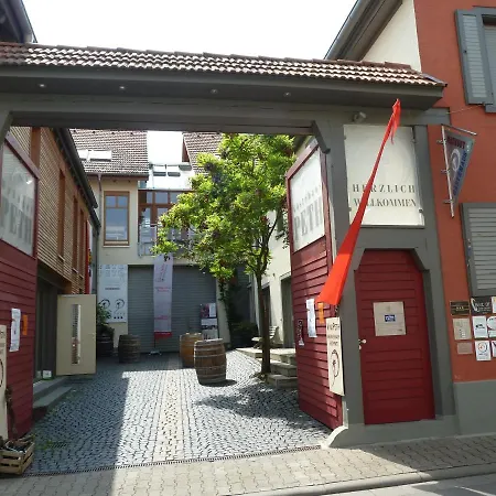 Gaestehaus & Weingut Peth فندق 3*